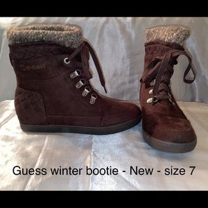 Guess winter boot